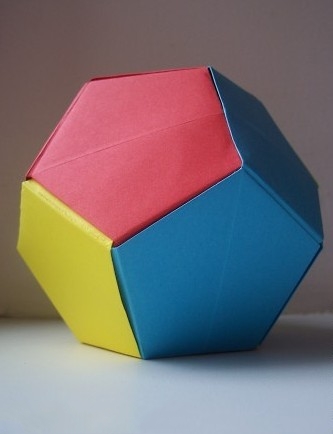 折纸十二面体制作教程完成后精美的效果图