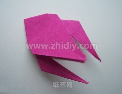 对于折纸制作而言，细心是成功的关键武器