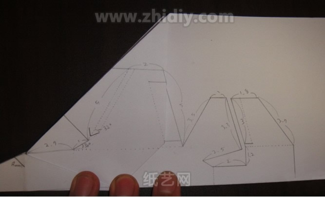 F-35A战斗机折纸教程图解制作过程中的第十六步