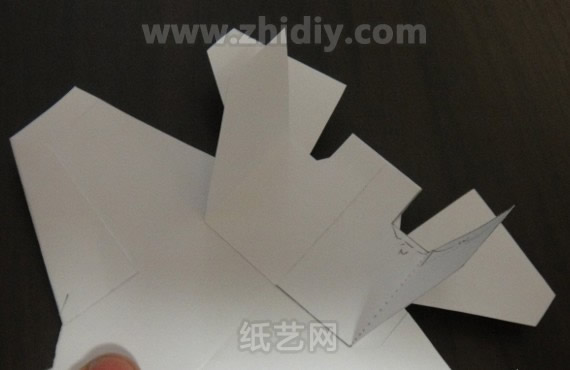 F-35A战斗机折纸教程图解折纸过程中的第二十六步