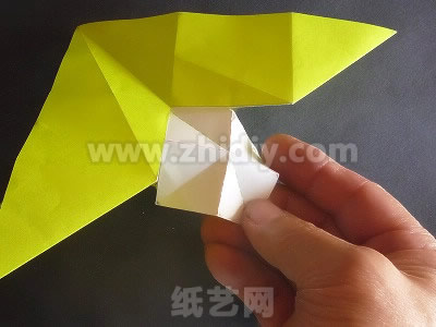 飞翔的千纸鹤折纸教程制作过程中的第十步