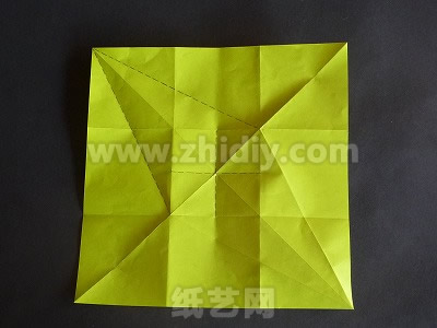飞翔的千纸鹤折纸教程制作过程中的第六步
