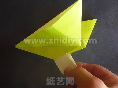 飞翔的千纸鹤折纸教程制作过程中的第十一步