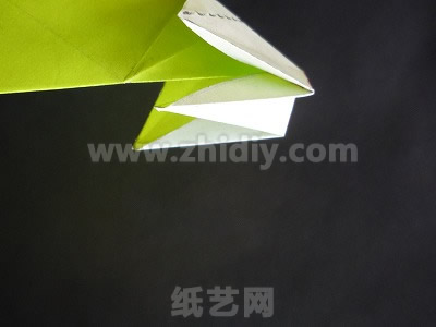 飞翔的千纸鹤折纸教程制作过程中的第十六步