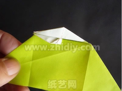 飞翔的千纸鹤折纸教程制作过程中的第二十五步