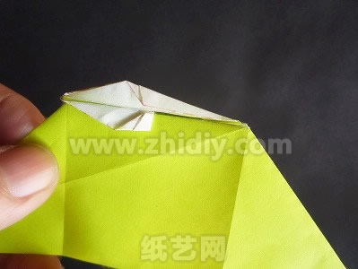 飞翔的千纸鹤折纸教程制作过程中的第二十六步