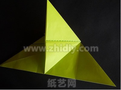 飞翔的千纸鹤折纸教程制作过程中的第三十一步