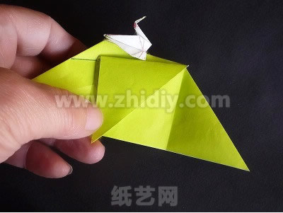 现在已经开始制作出折纸千纸鹤了