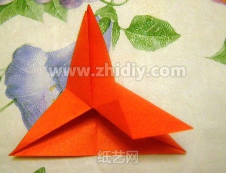 手工折纸纸艺花制作教程制作过程中的第二十步