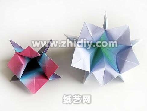 已经基本上有两种折纸盒子的雏形出来了