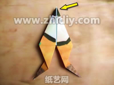 手工折纸鹦鹉教程制作过程中的第十步