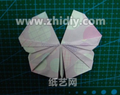 手工折纸蝴蝶折纸教程制作过程中的二十步