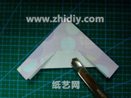 折纸蝴蝶制作教程制作过程中的第十步