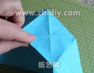 折纸花瓶手工折纸教程制作过程中的第十一步