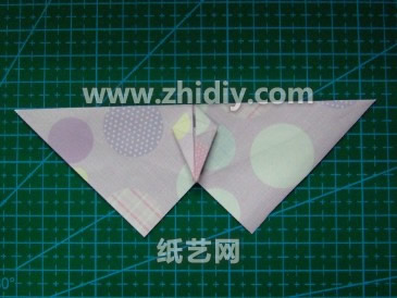 手工折纸蝴蝶制作教程制作过程中的第七步