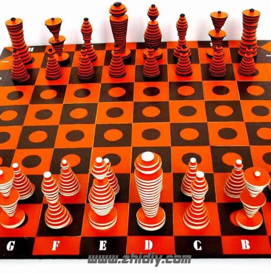 废旧纸板制作的国际象棋