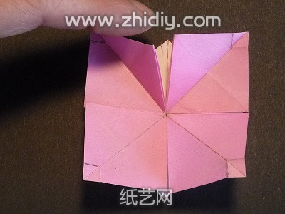 纸折花山茱萸手工折纸教程制作过程中的第三十一步
