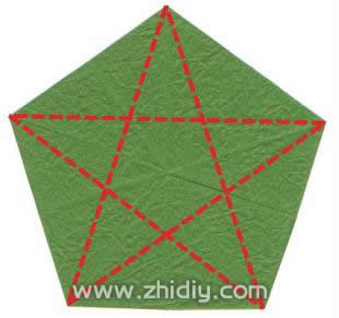 五边形的纸张在折纸的制作中非常的常见