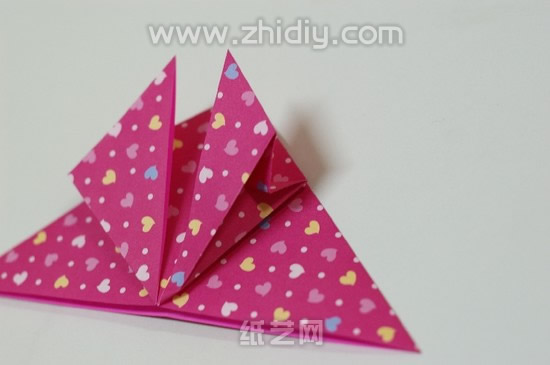 手工折纸蝴蝶图解制作教程制作过程中的第五步