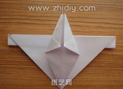 立式折纸千纸鹤手工折纸教程制作过程中的第二十步
