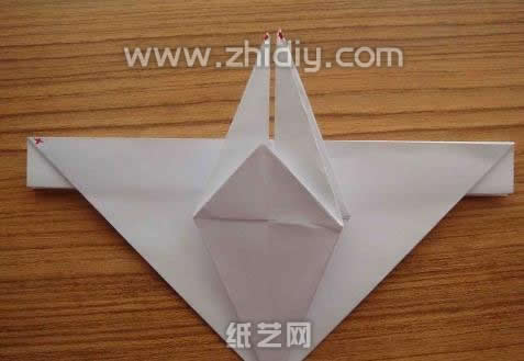 最后就是一个折纸千纸鹤的收拢过程
