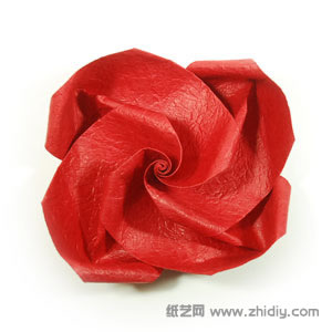 七夕之爱手工折纸玫瑰教程制作过程中的第四十七步