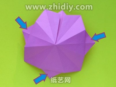 手工折纸郁金香简单图解教程制作过程中的第六步