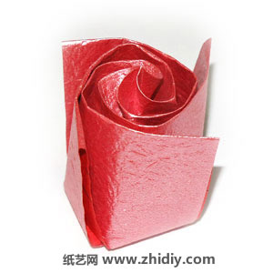 现在开始旋转进行折纸玫瑰的内部构造
