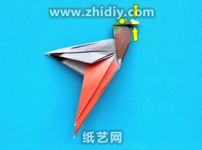 手工折纸鸭子图解教程制作过程中的第十五步