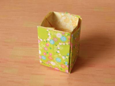 手工折纸盒子图解教程完成后精美的效果图