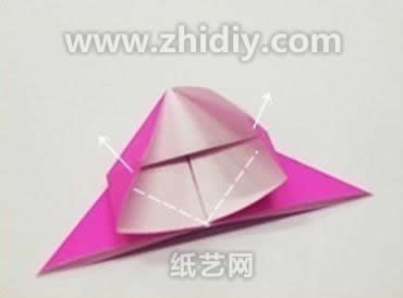 根据基本的折纸指示来进行折纸心形的制作
