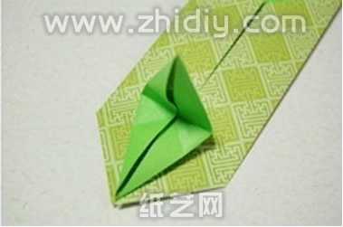 千纸鹤信封的手工折纸教程制作过程中的第二十一步