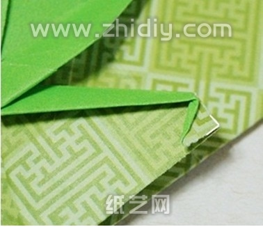 千纸鹤信封的手工折纸教程制作过程中的第三十一步
