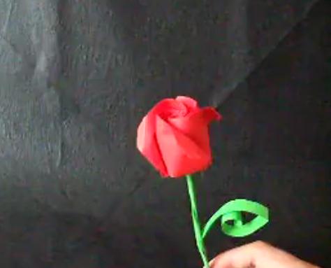 【折纸视频】情人节简单折纸玫瑰—折纸阿布
