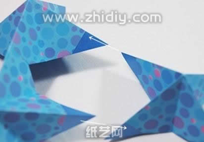 纸艺小吊饰手工折纸图解教程制作过程中的第二十步