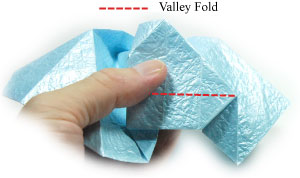 手工绽放折纸玫瑰实拍教程制作过程中的第六十步