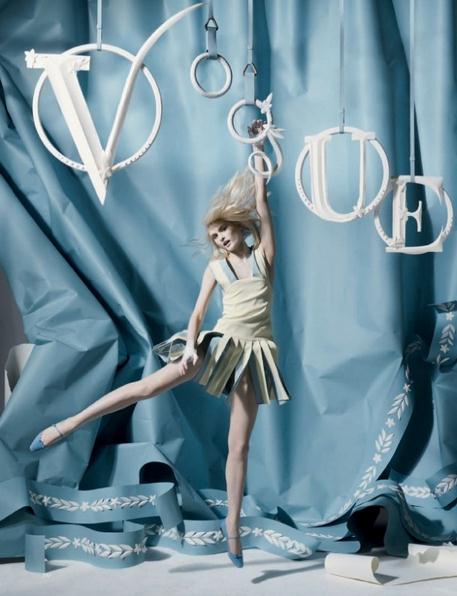 2012伦敦奥运会带来的纸艺时尚与艺术之美—吊环