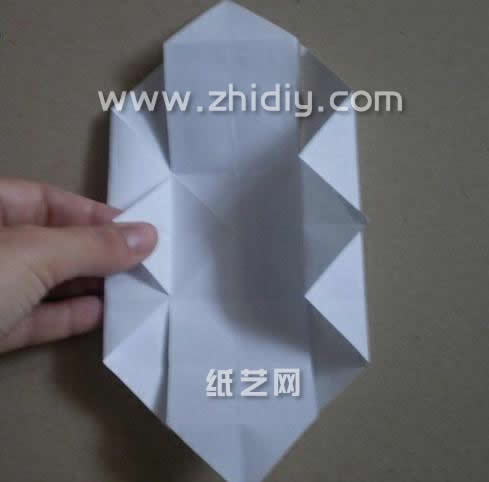 七夕情人节折纸玫瑰礼盒手工diy教程制作过程中的第六步