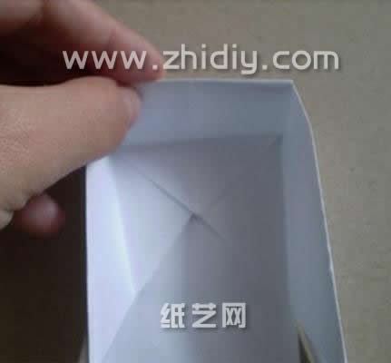 基本的手工折纸盒子制作过程在这里呈现