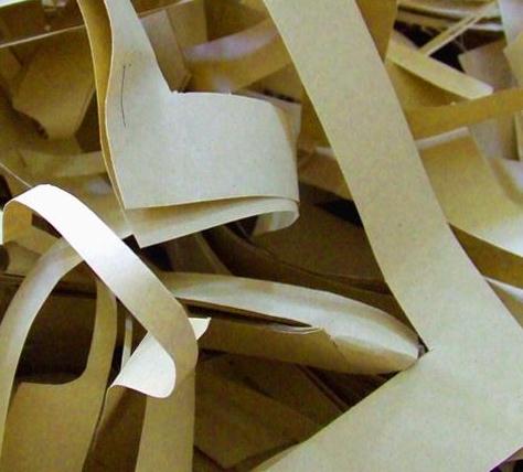 剪纸窗花创作的常用材料就是竹浆纸