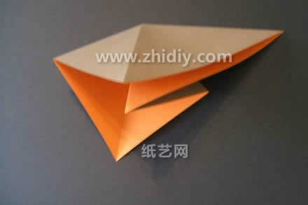 实际上折纸的目的就是将折纸模型的四边形构造拉出来