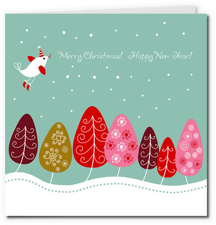 漂亮的圣诞树和可爱的小鸟一起在这个圣诞贺卡封面上