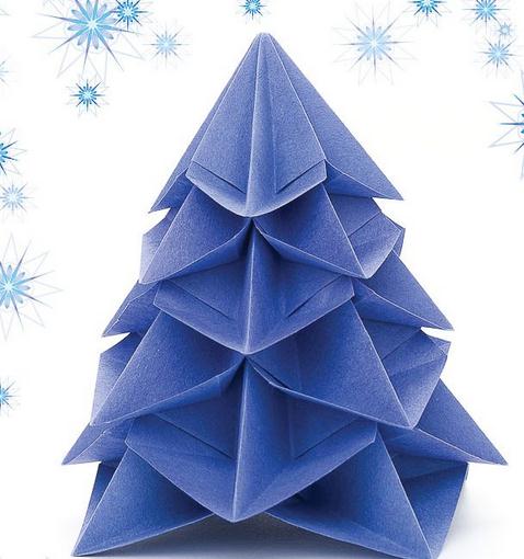 现在制作出来的折纸圣诞树构造已经和折纸圣诞树的真实样式很像了