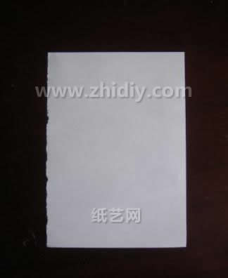 剪纸雪花制作的基本材料就是普通的白色纸张而已