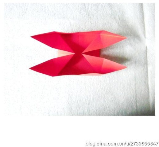 现在得到的这种折纸模型样式就是双船折纸结构