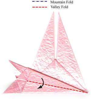 通过折纸千纸鹤的翅膀的折叠构造使得最终折纸千纸鹤翅膀折叠完成