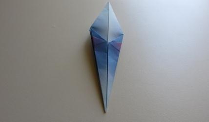 折纸丹顶鹤制作到这里的时候在折法上和折纸千纸鹤还是相同的