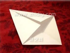 根据基本的折纸方法可以轻松的完成折纸模型的塑形等基础折纸操作