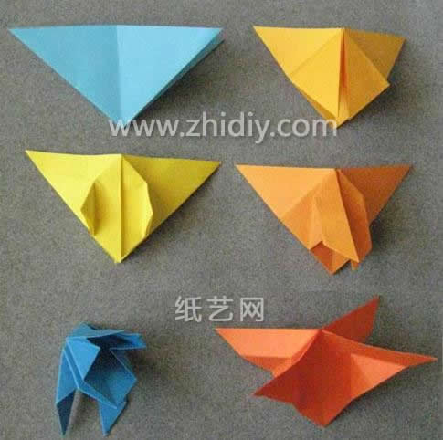 用便签纸非常方便的就可以折叠出我们所需要的基本折纸模型