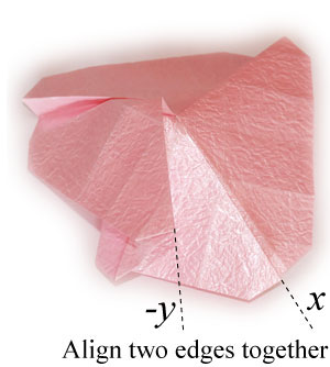 还有一个边缘折叠的操作和前面的QT折纸玫瑰边缘折叠是完全不同的